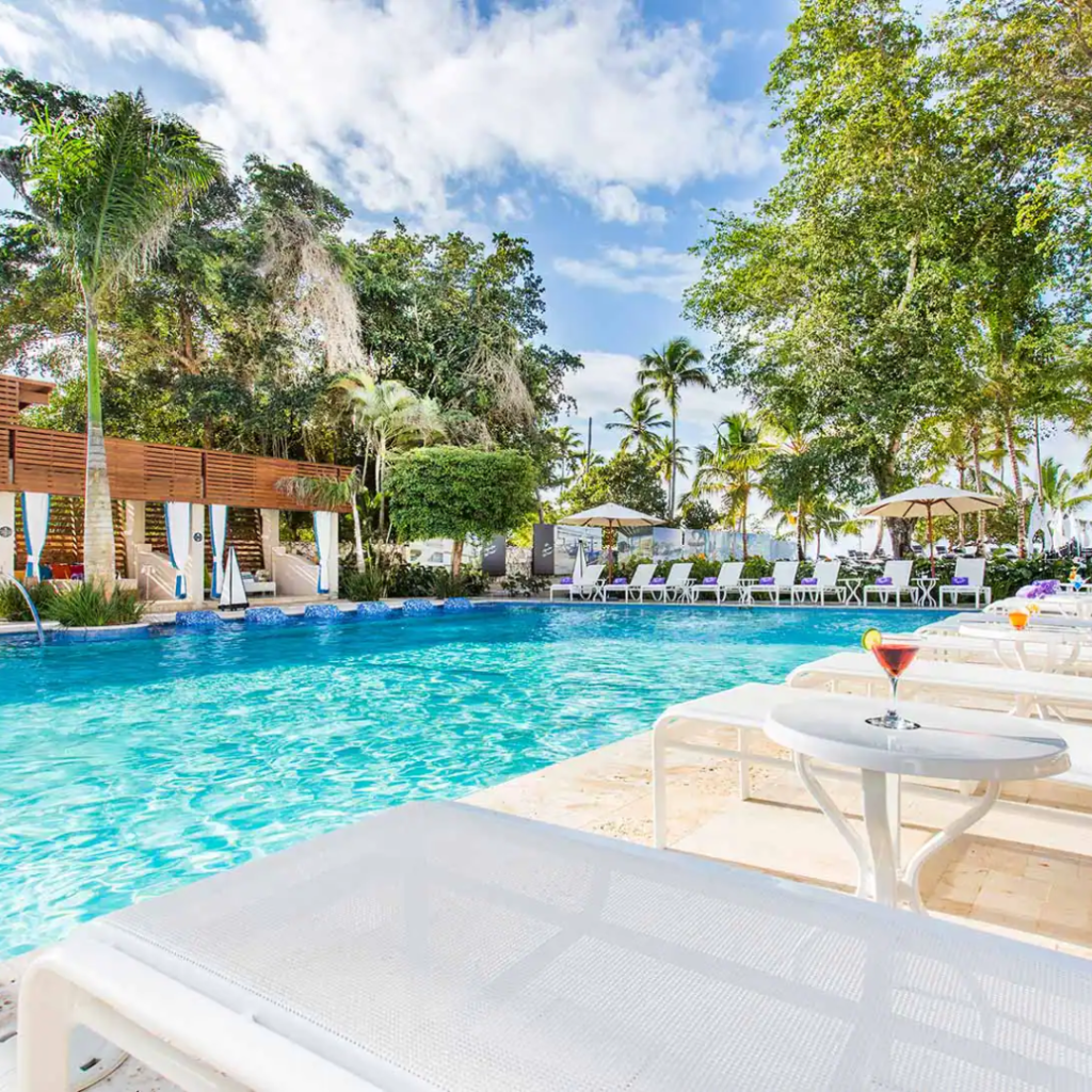 belive-collection-canoa-piscine republique-dominicaine-hotel
